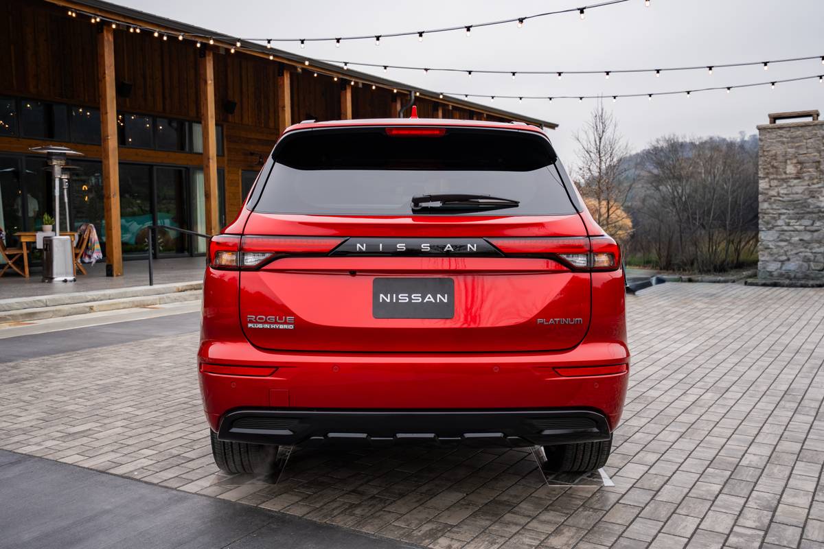 nissan rogue phev 2026 24 exterior rear jpg
