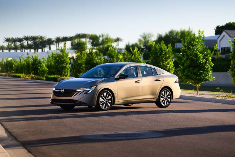 nissan-sentra-2027-exterior-oem-01