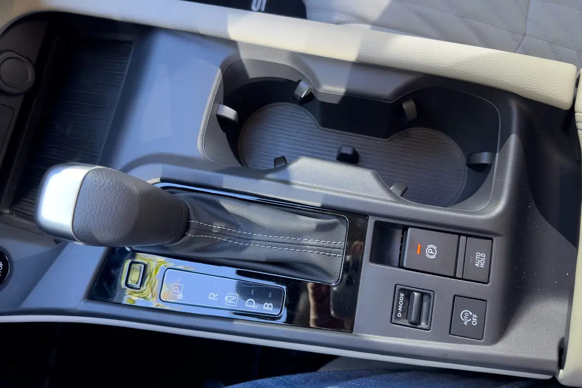 nissan sentra sl 2026 20 interior gearshift scaled jpg