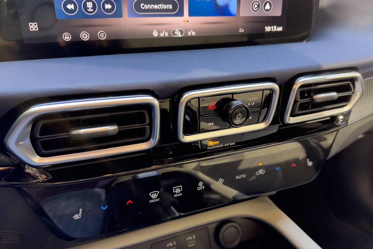nissan sentra sl 2026 23 interior climate control scaled jpg
