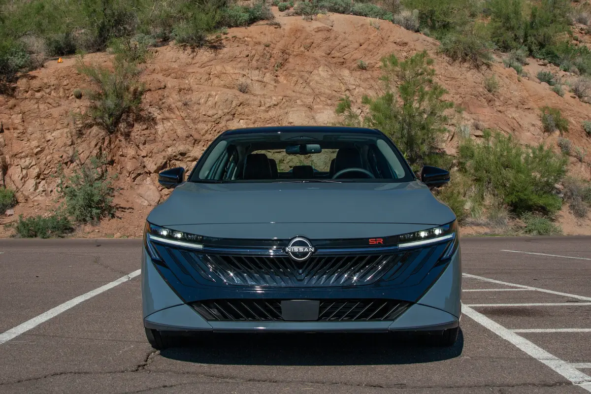 nissan sentra sr 2026 02 exterior front scaled jpg