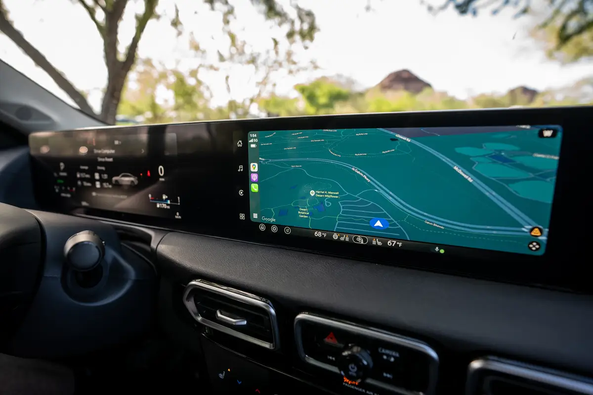 nissan sentra sr 2026 22 interior center stack display scaled jpg