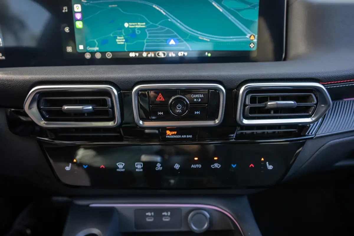 nissan sentra sr 2026 26 interior climate control scaled jpg