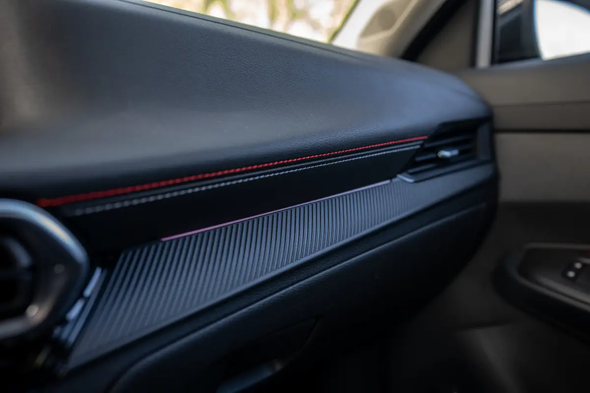 nissan sentra sr 2026 29 interior dashboard scaled jpg