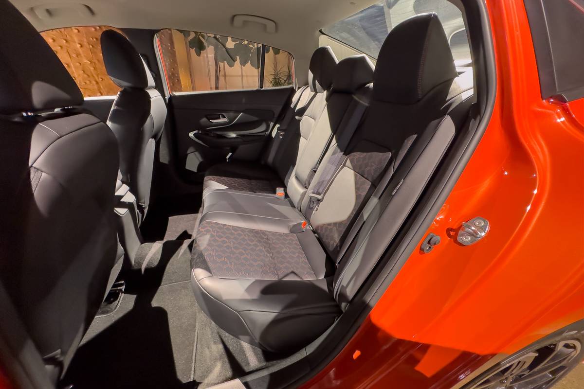 nissan sentra sr 2026 44 interior backseat scaled jpg