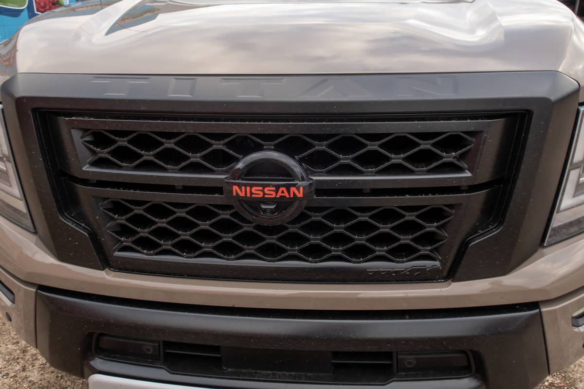 nissan titan pro 4x 2020 33 brown  exterior  front  grille jpg