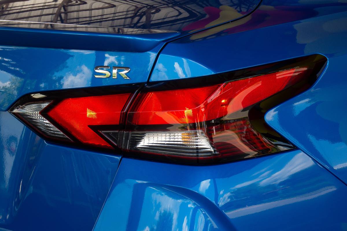 nissan versa 2020 fm badge  blue  exterior  taillights 20 jpg