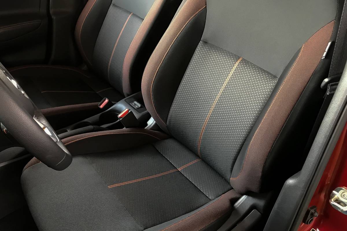 nissan versa 2020 fm front row  interior  seats  tone  two  upholstery 08 jpg
