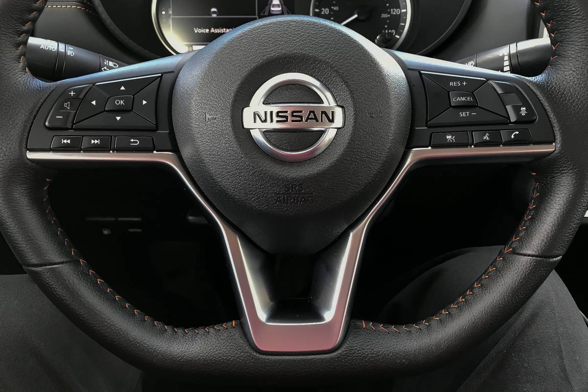 nissan versa 2020 fm interior  steering wheel 09 jpg