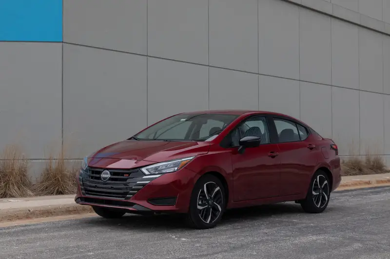 nissan-versa-2024-01-exterior-front-angle