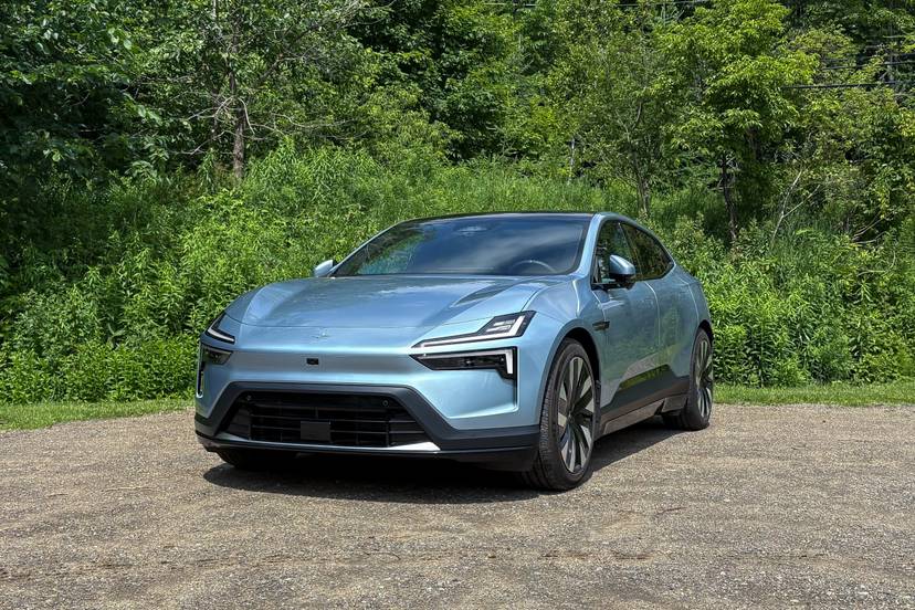 polestar-4-2025-01-exterior-front-angle-blue