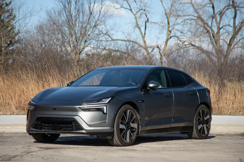 polestar-4-2026-01-exterior-front-angle
