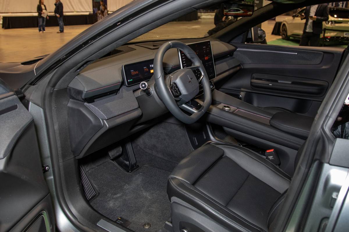 polestar 4 2026 05 interior front row cas scaled jpg