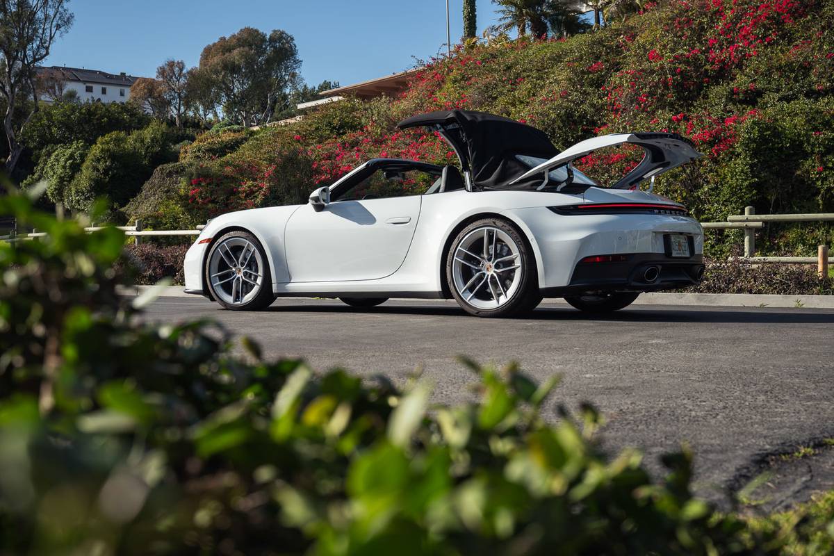 porsche 911 cabriolet 2024 05 exterior profile jpg