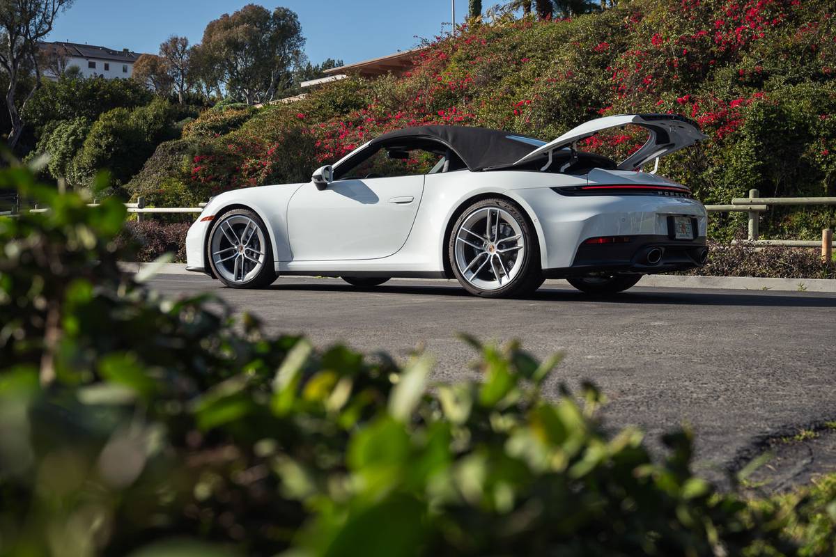porsche 911 cabriolet 2024 06 exterior profile 1 jpg
