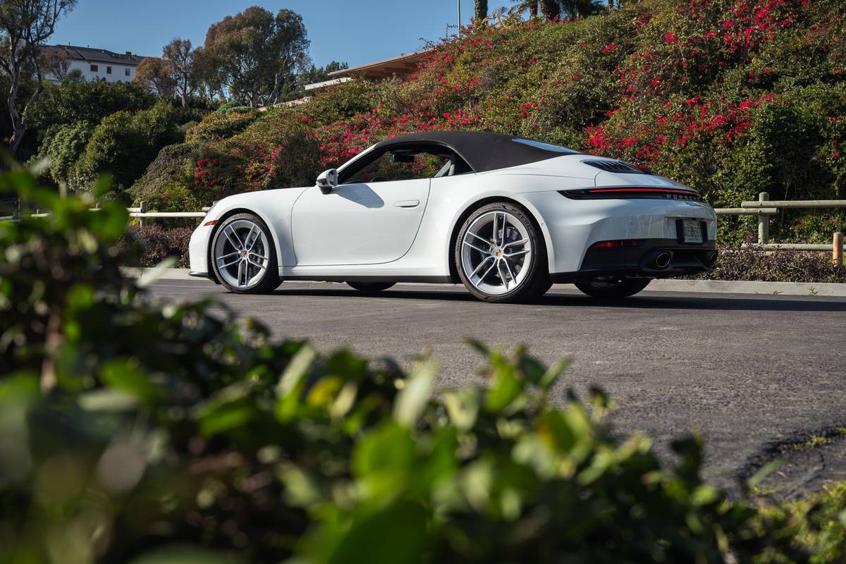 porsche 911 cabriolet 2024 08 exterior profile 1 jpg