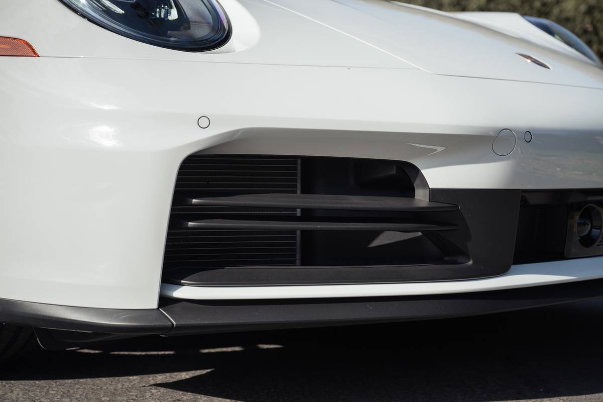 porsche 911 cabriolet 2024 12 exterior front 1 jpg