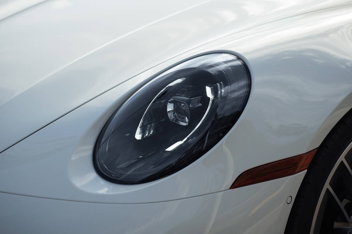 porsche 911 cabriolet 2024 16 exterior headlight 1 jpg