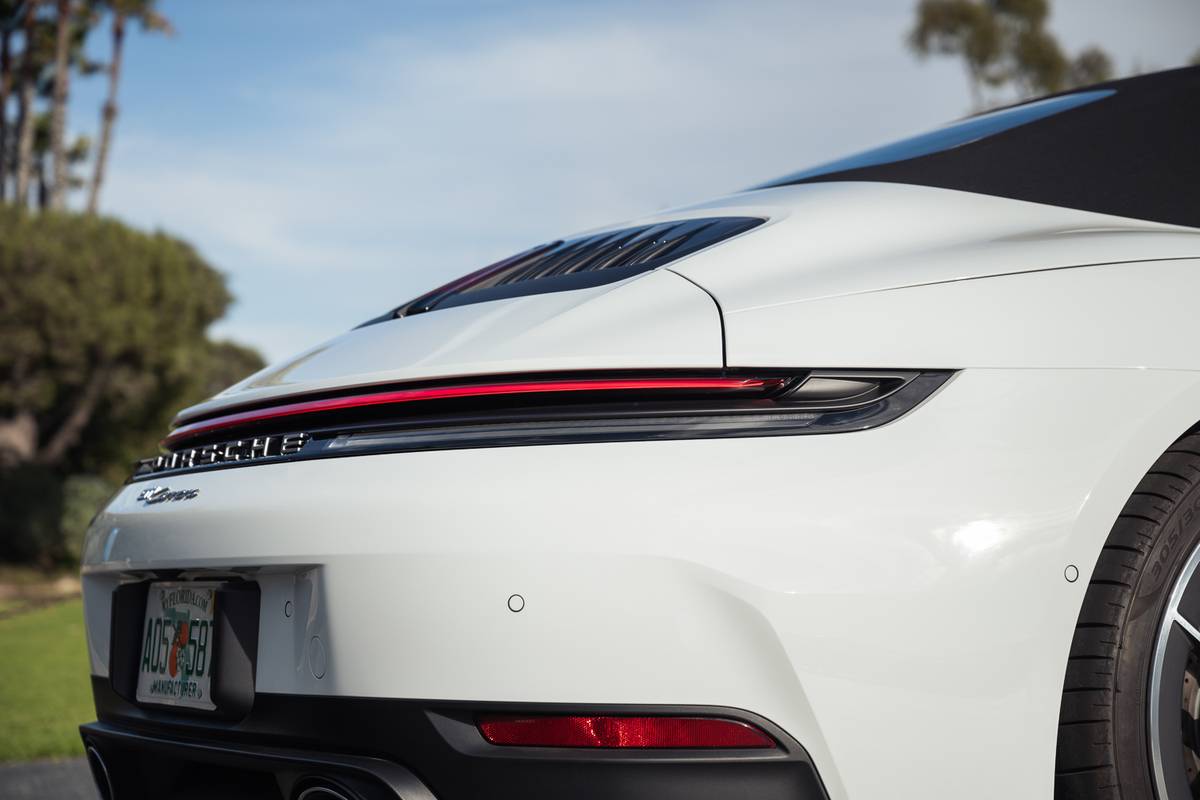porsche 911 cabriolet 2024 20 exterior rear jpg