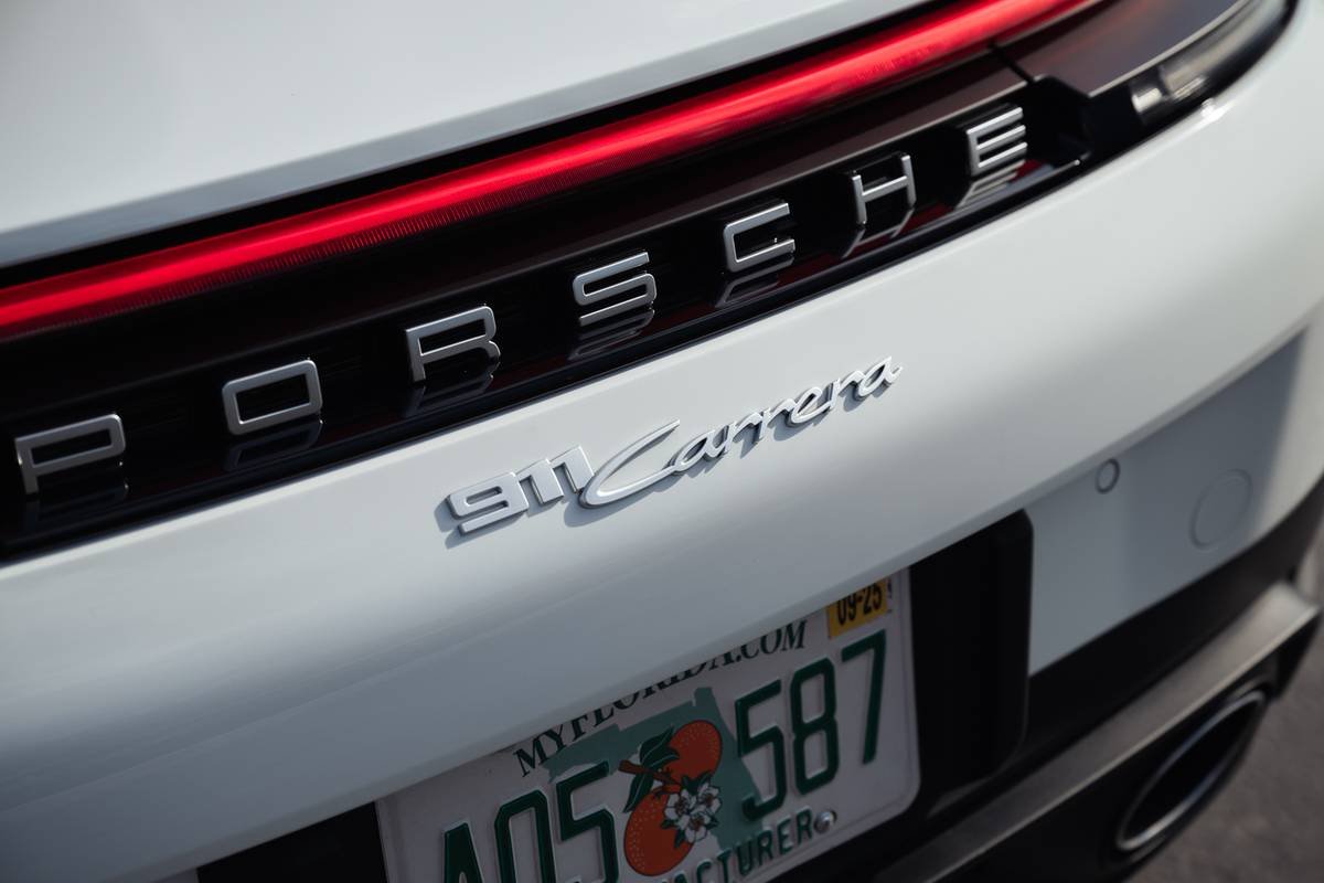 porsche 911 cabriolet 2024 24 exterior rear badge 1 jpg