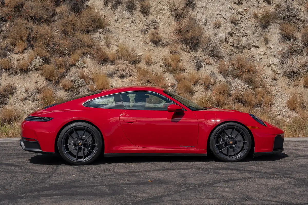 porsche 911 carrera gts 2025 07 exterior profile jpg