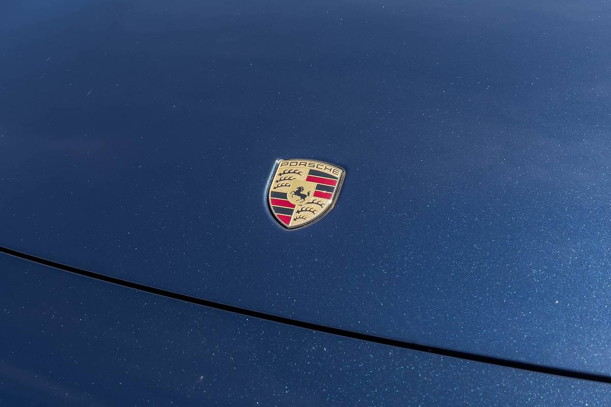 porsche 911 turbo 2021 03 blue exterior front logo jpg