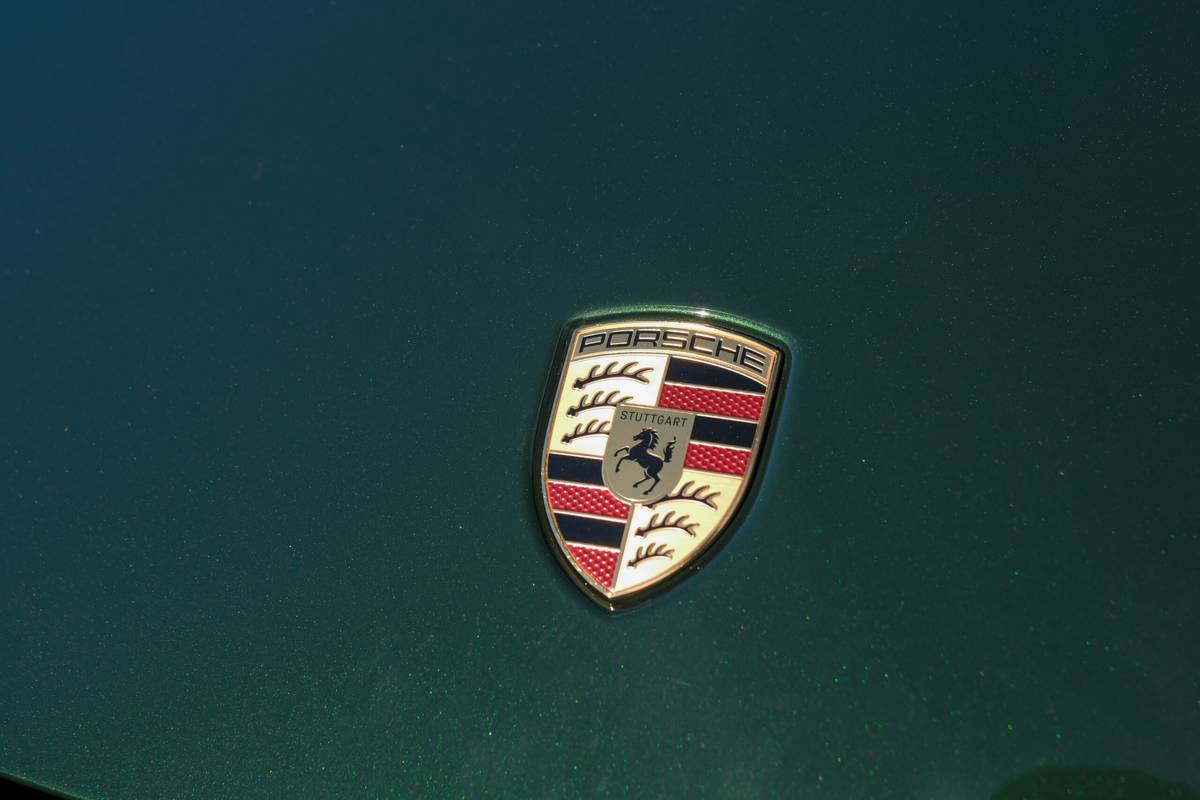 porsche carrera 4s 2026 03 exterior front badge scaled jpg