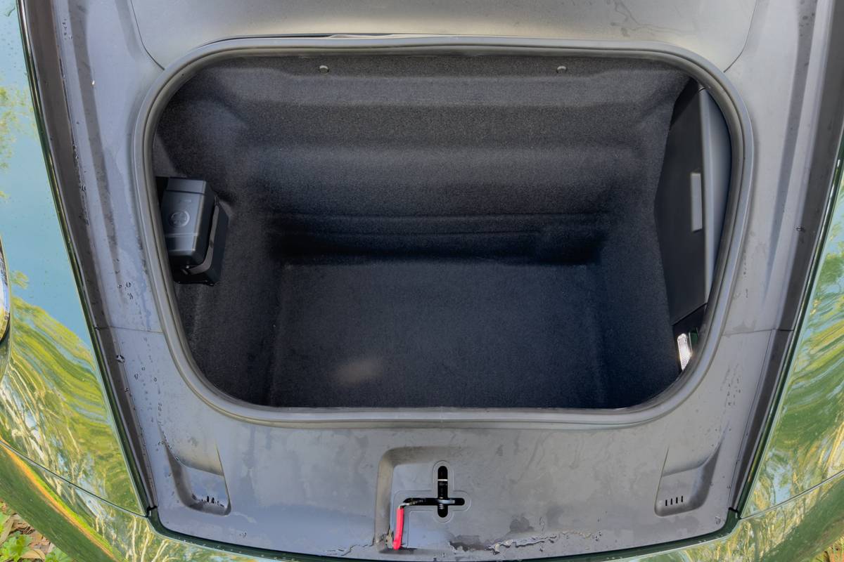 porsche carrera 4s 2026 04 interior frunk jpg