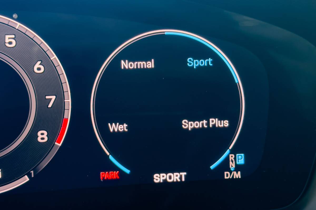 porsche carrera 4s 2026 18 interior instrument panel scaled jpg
