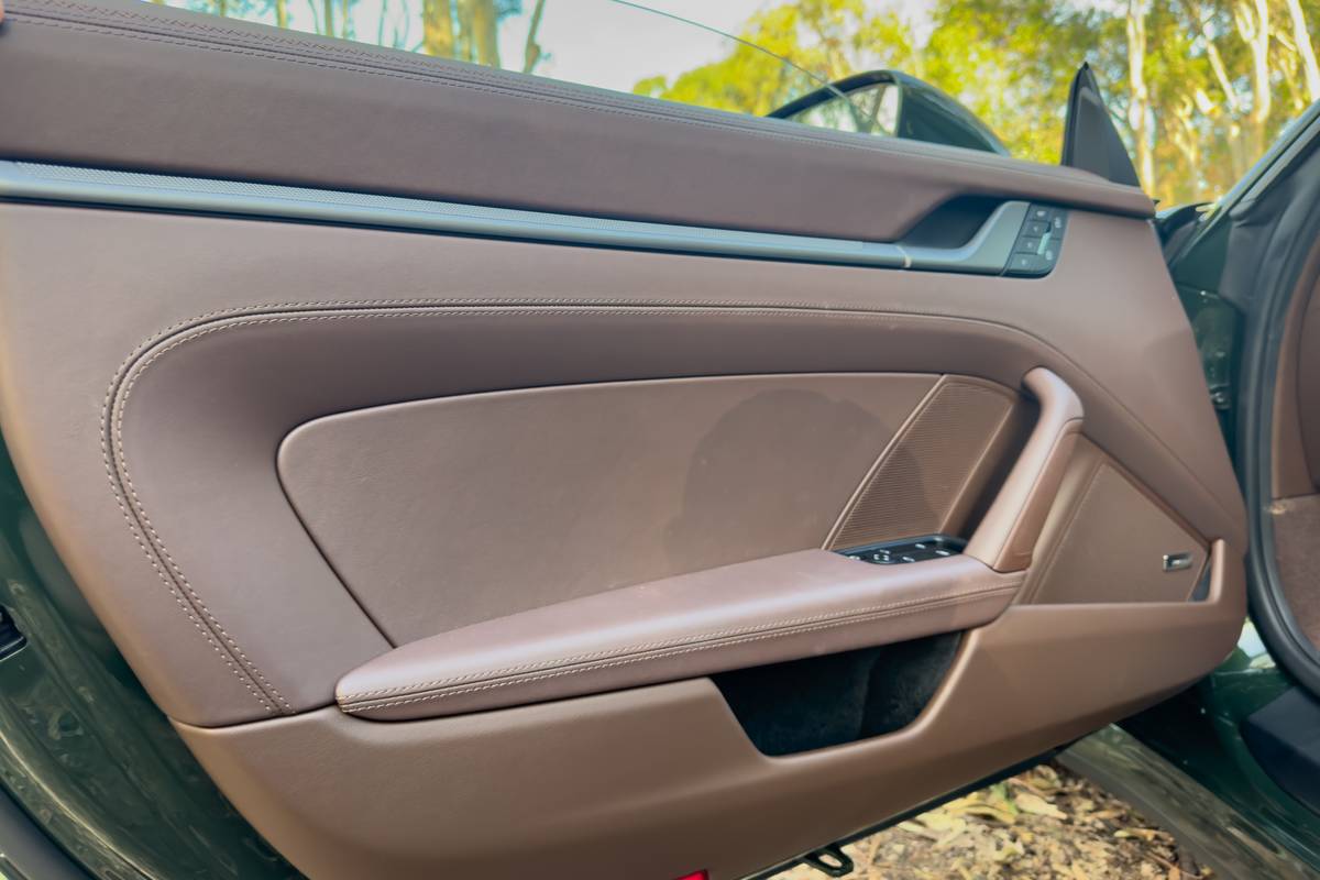 porsche carrera 4s 2026 23 interior door jpg