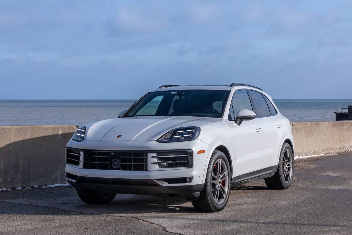 porsche cayenne s 2024 01 exterior front angle scaled jpg
