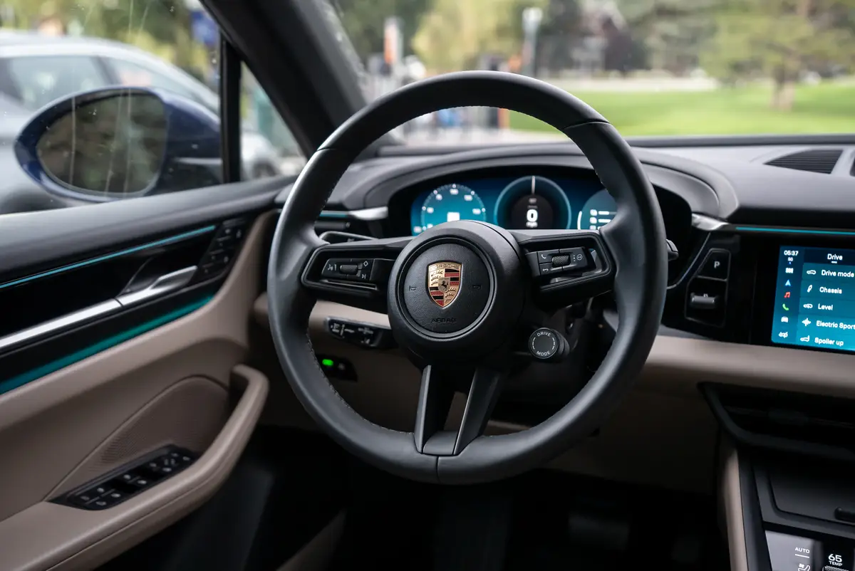 2025 Porsche Macan