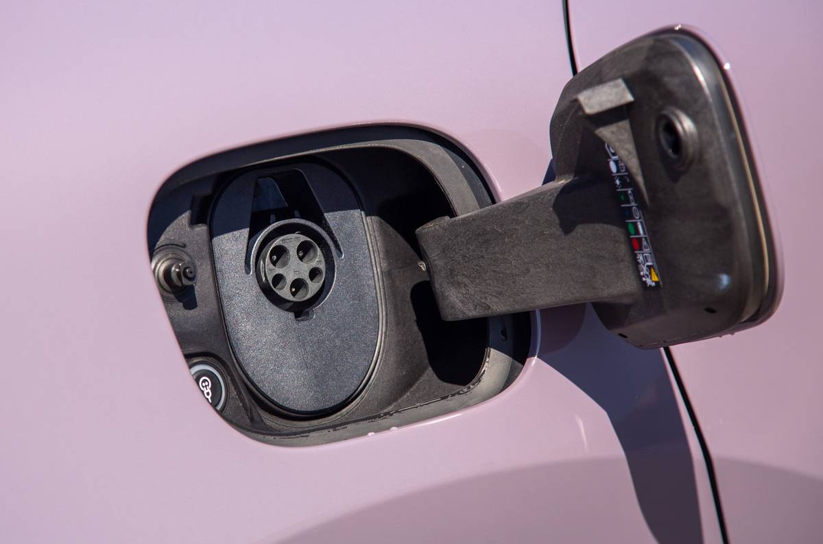 porsche macan electric 2026 14 exterior charge port jpg