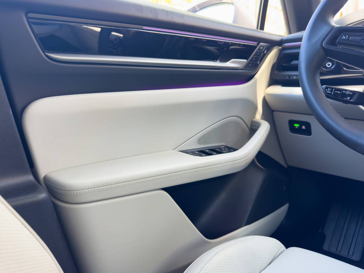 porsche macan electric 2026 25 interior door jpg