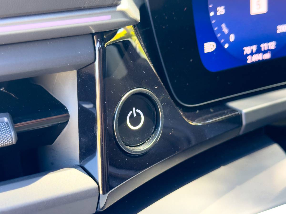 porsche macan electric 2026 32 interior ignition jpg