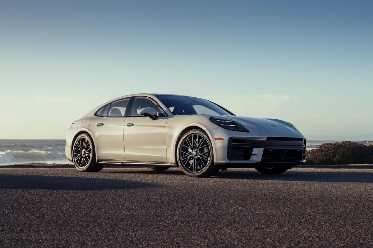 porsche panamera 2025 03 exterior front angle scaled jpg
