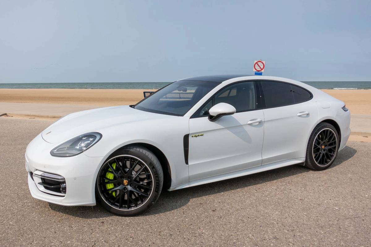 Porsche Panamera eHybrid Sport Turismo Models