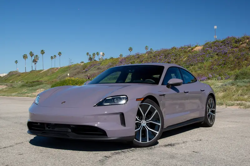 porsche-taycan-4-2025-01-exterior-front-angle