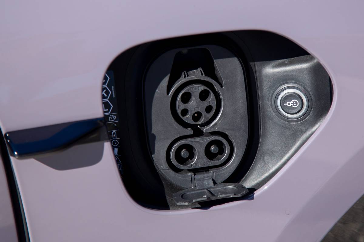 porsche taycan 4 2025 09 exterior profile charge port scaled jpg