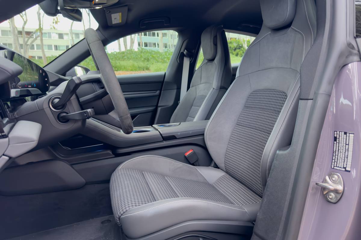 porsche taycan 4 2025 15 interior front row jpg