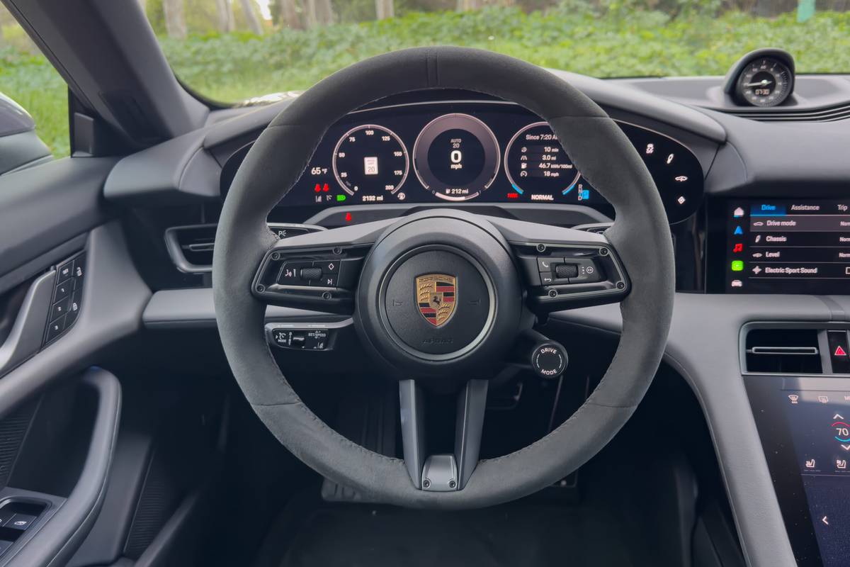 porsche taycan 4 2025 16 interior steering wheel scaled jpg