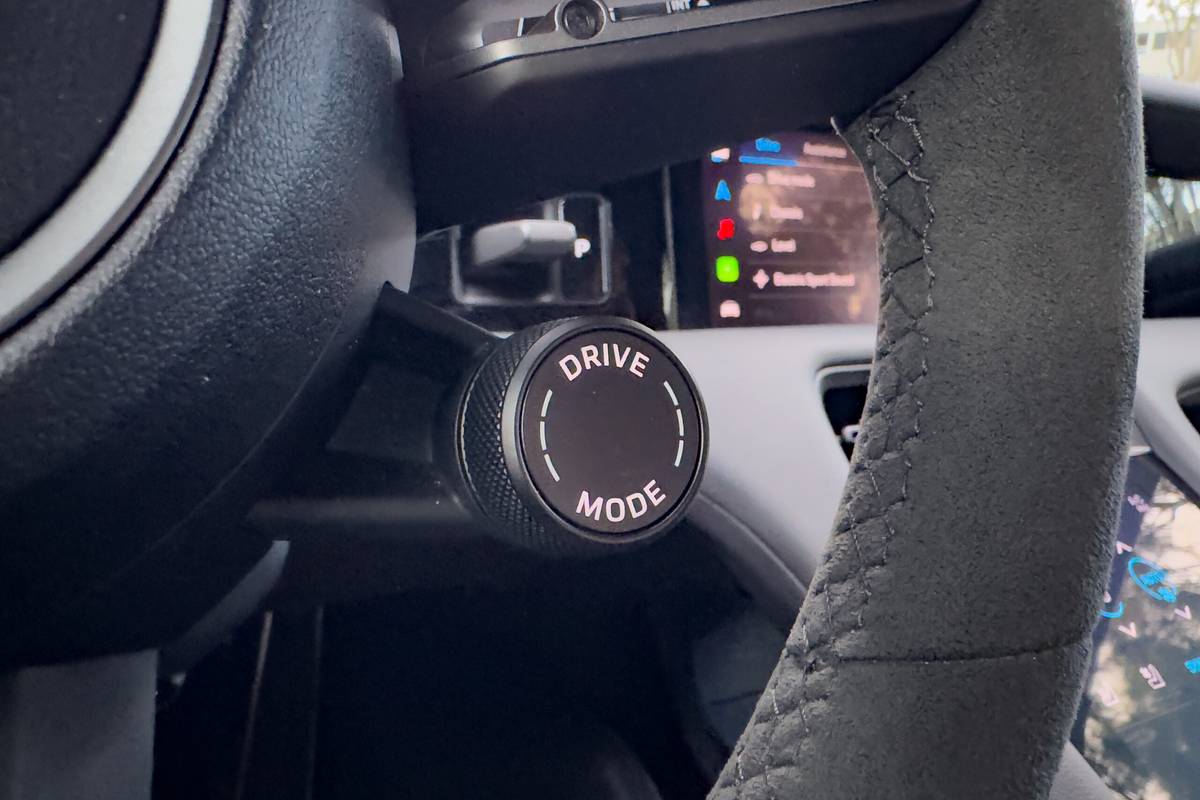 porsche taycan 4 2025 17 interior steering wheel drive mode scaled jpg