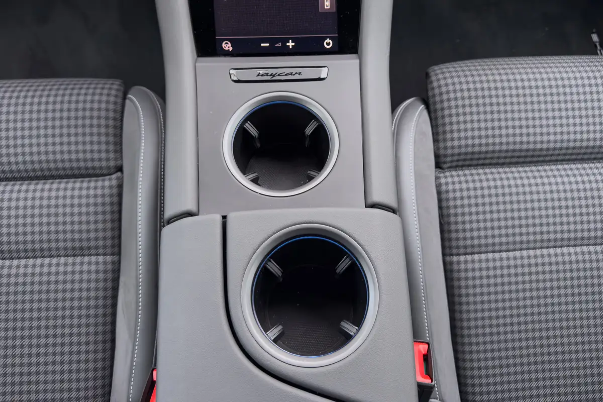 porsche taycan 4 2025 22 interior center console scaled jpg