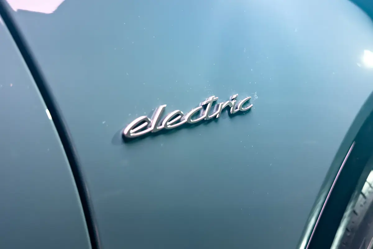 porshe cayenne electric 2026 04 exterior profile badge scaled jpg