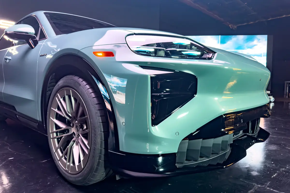 porshe cayenne electric 2026 07 exterior headlight 518758a8152 jpg