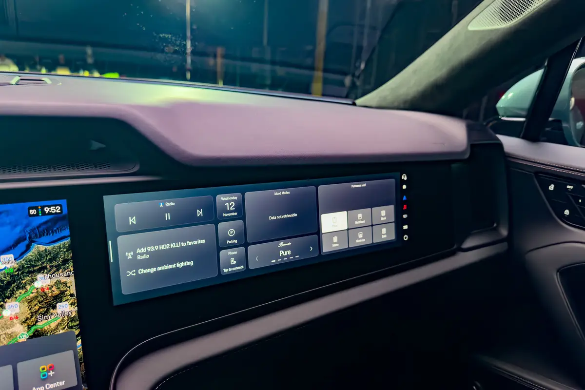 porshe cayenne electric 2026 14 interior passenger display 1 jpg