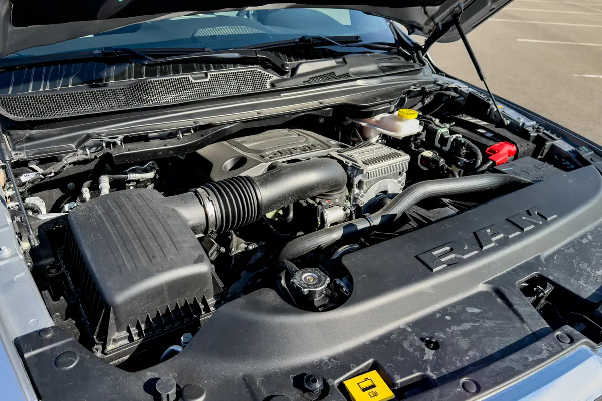 ram 1500 big horn hemi 4x4 2026 02 interior engine jpg