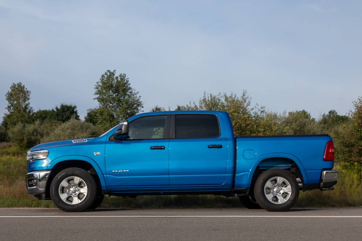 ram 1500 hemi v8 2026 10 exterior profile scaled jpg
