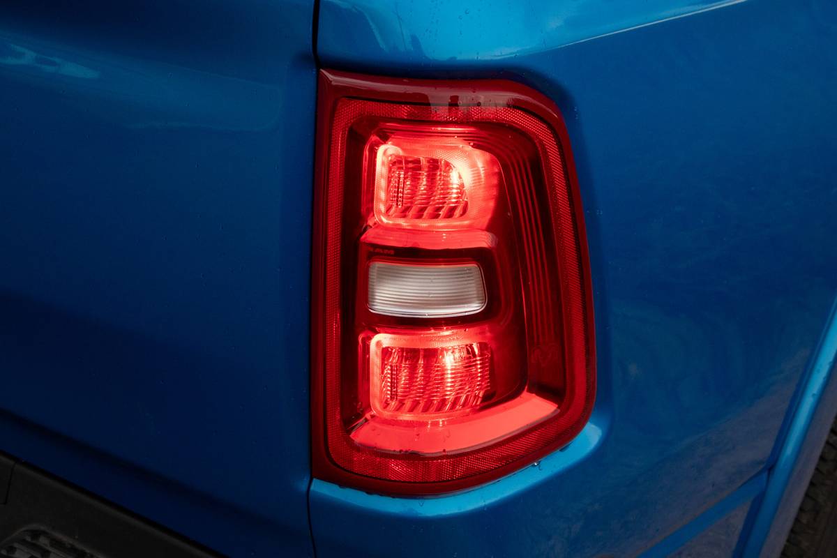 ram 1500 hemi v8 2026 16 exterior taillight scaled jpg