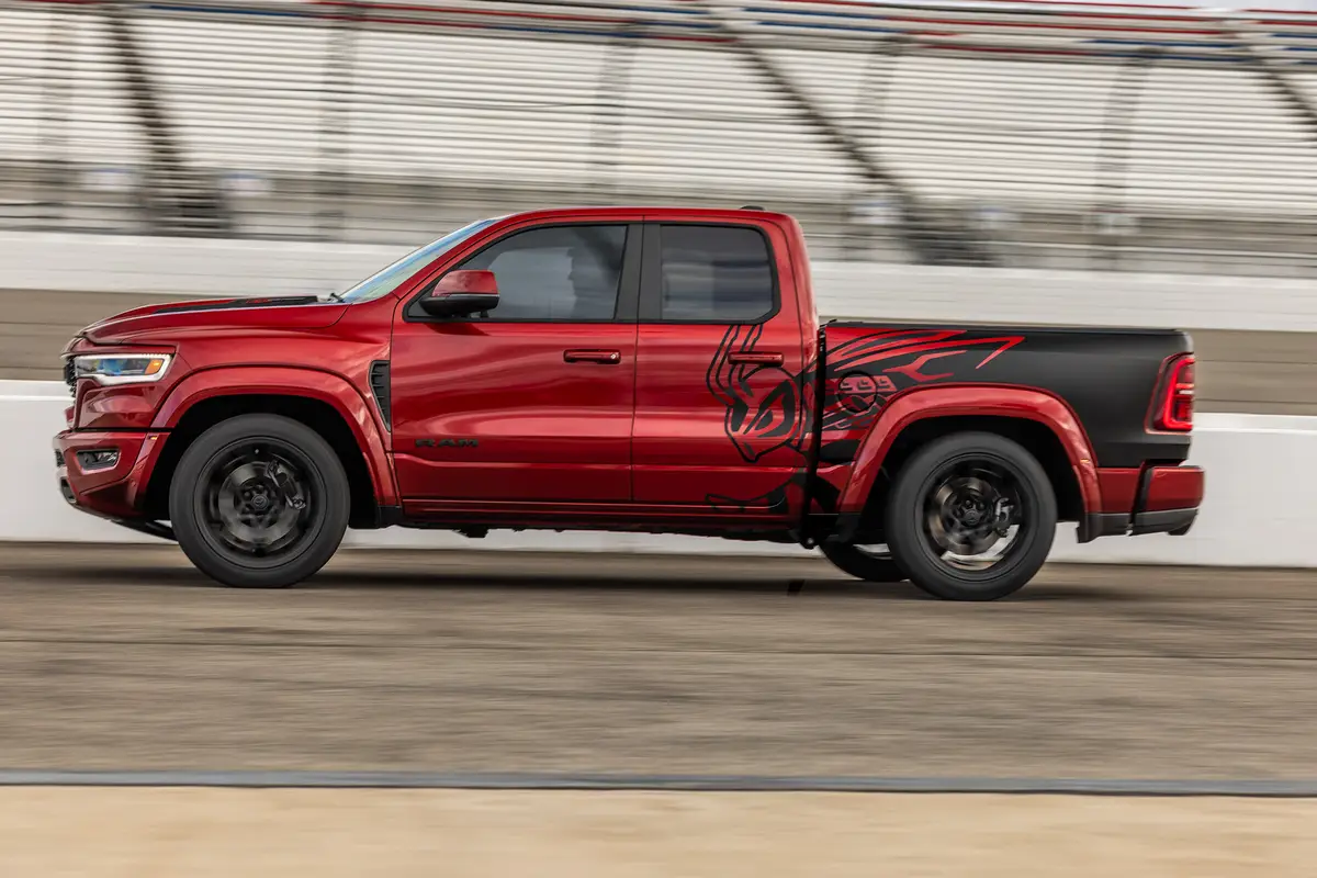 ram 1500 rumble bee 392 2027 exterior oem 01 jpg